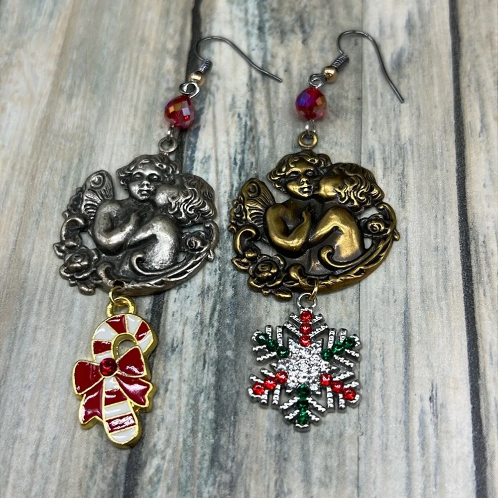 ⭐️Adorned Crown Jewelry assemblage Christmas angel asymmetrical earrings - Picture 3 of 6
